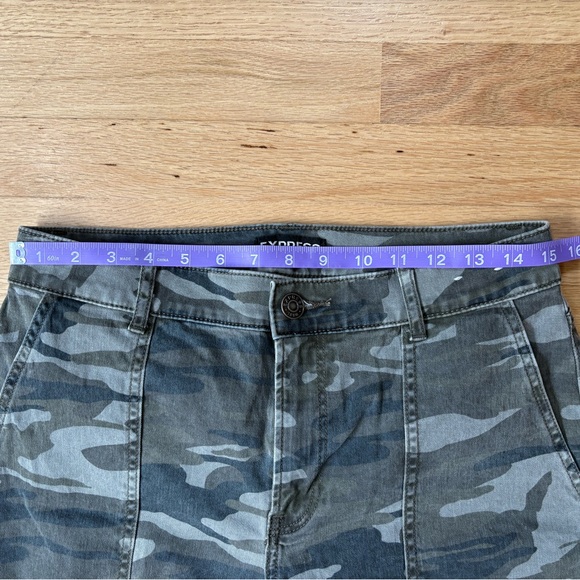 Express Camouflage Cropped Straight High Rise Pants Size 8 - Picture 11 of 13
